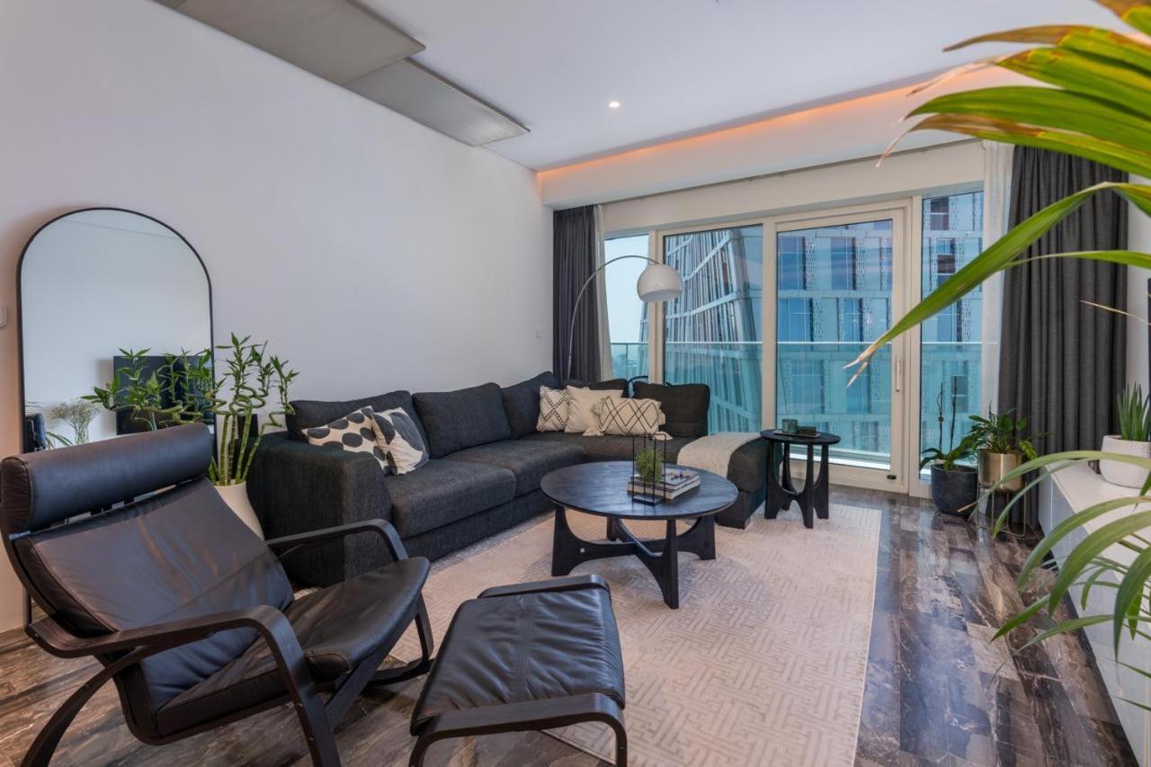 Luxurious 1bhk Damac Heights Marina * Dubai